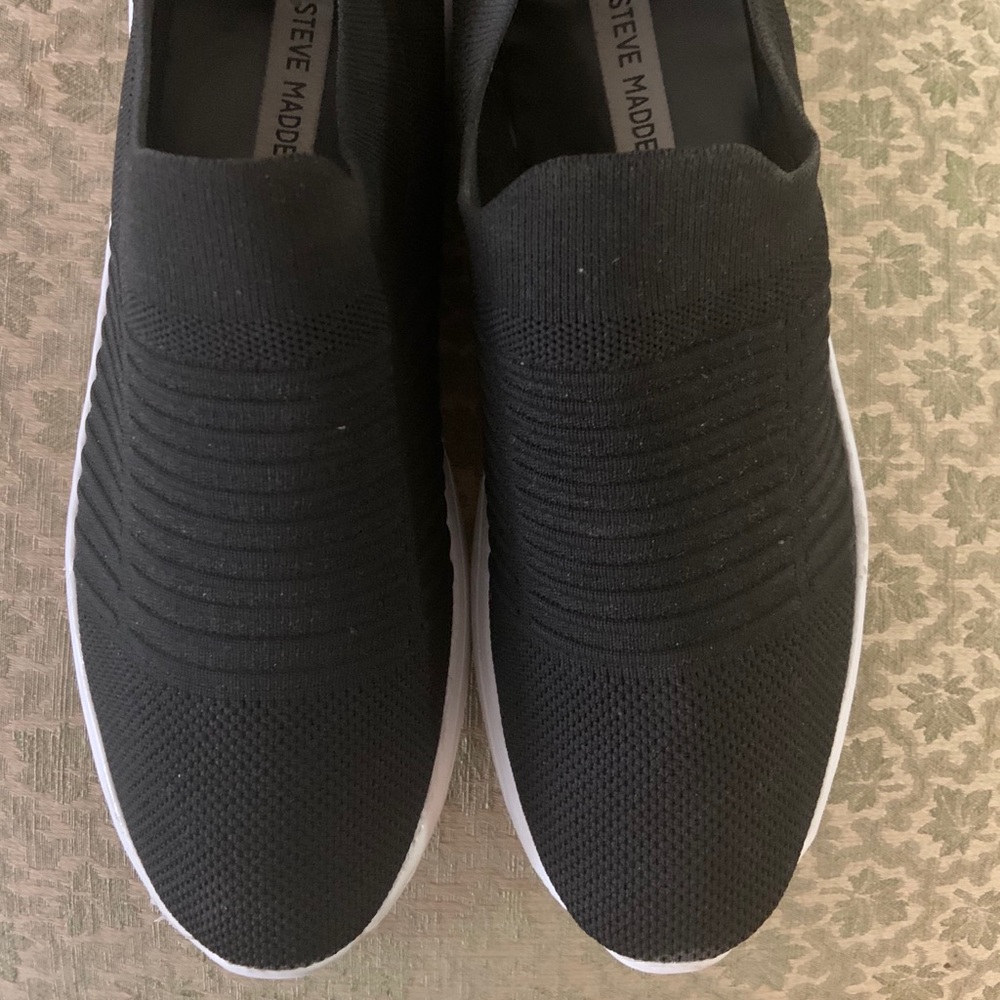Women’s sneakers